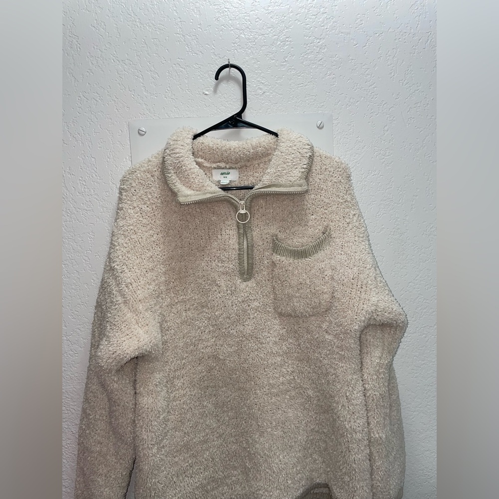 Women's sweater made of plush fabric